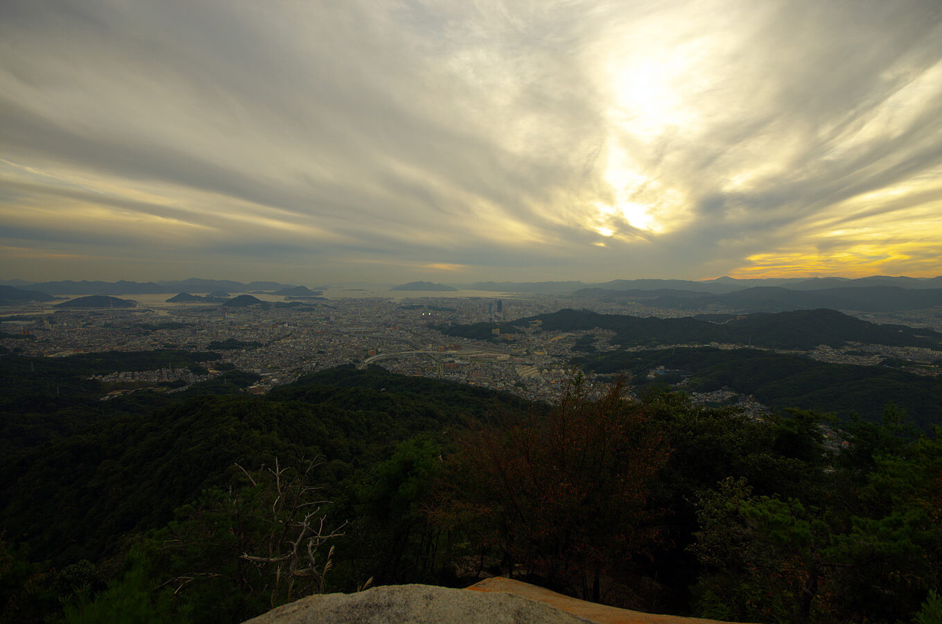 高尾山山頂からの夕景